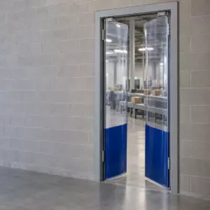 Маятниковая распашная двустворчатая эластичная дверь из ПВХ 300*140