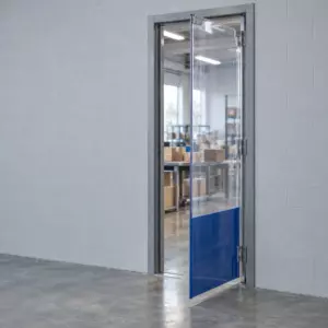 Маятниковая распашная одностворчатая эластичная дверь из ПВХ 300*100